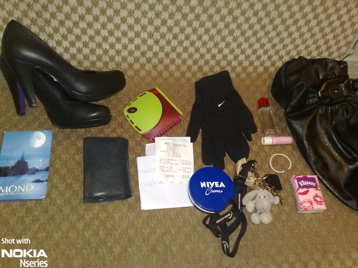 Whats in your bag, Christine Block? Whats Christine block inhalt 121209 Whats in your bag, Christine Block?