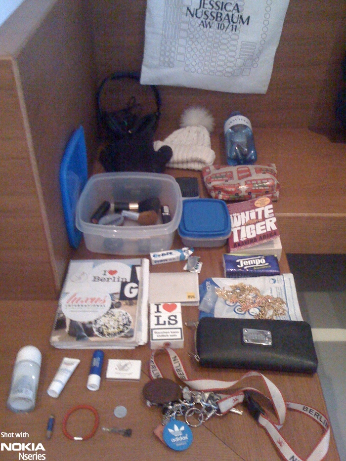 Whats in your bag, Joyce? Whats in your bag, Joyce?