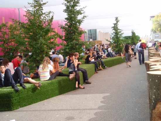 Art | 42 | Basel – Ausschnitt eines langen Rundganges 0 Intro zwischen beiden Hallen SH 550 Art | 42 | Basel – Ausschnitt eines langen Rundganges