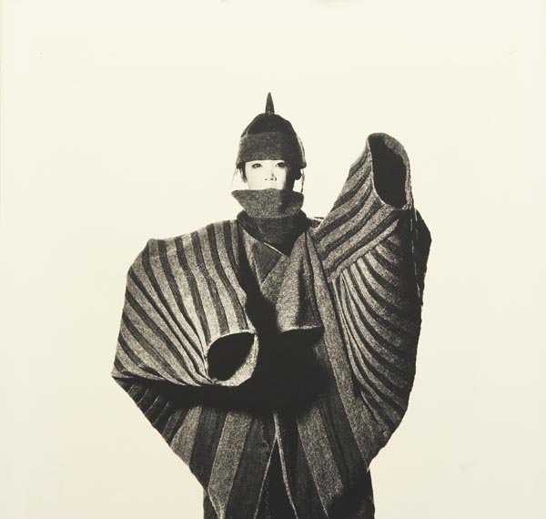 iiiinspired+_+IRVING+PENN+b.+1917+Issey+Miyake+Onion+Flower iiiinspired+ +IRVING+PENN+b.+1917+Issey+Miyake+Onion+Flower Issey Miyake + Irving Penn: Visual Dialogue