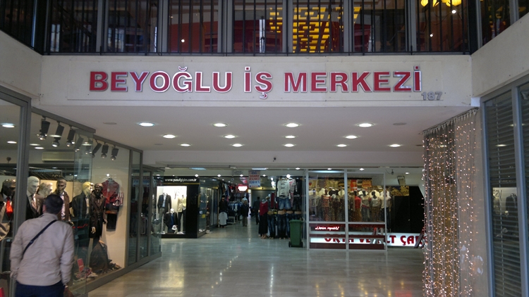 In den Katakomben der Markenwelt katakomben7 In den Katakomben der Markenwelt